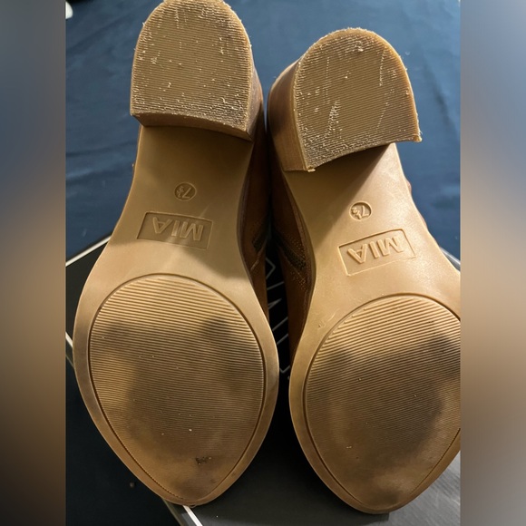 Brown boots - Picture 2 of 3